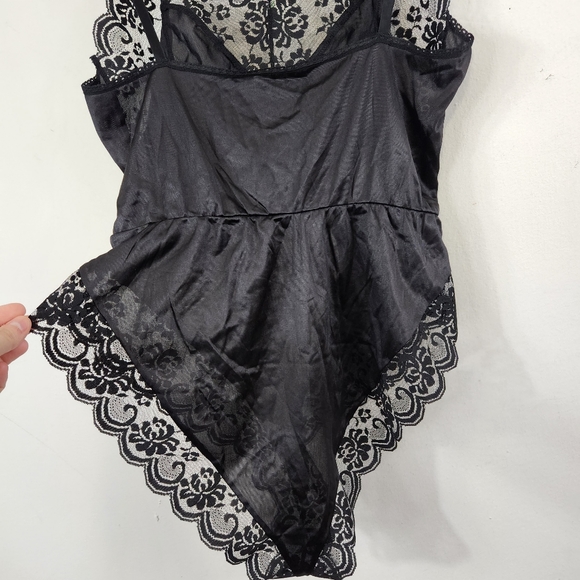 Vintage Black Lace Bodysuit - Picture 5 of 9